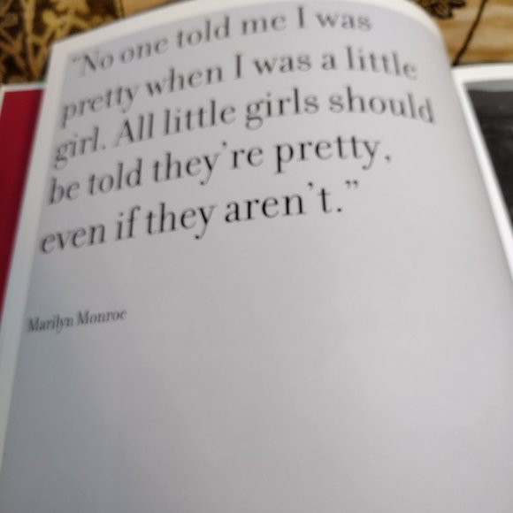 📚 Marilyn Monroe (A Life in Pictures) - Picture 8 of 16